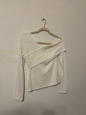 Off-Shoulder Long Sleeve Women's Top in Cream